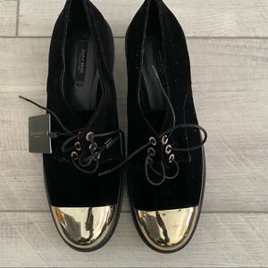 Black Velvet Gold Toes Shoes